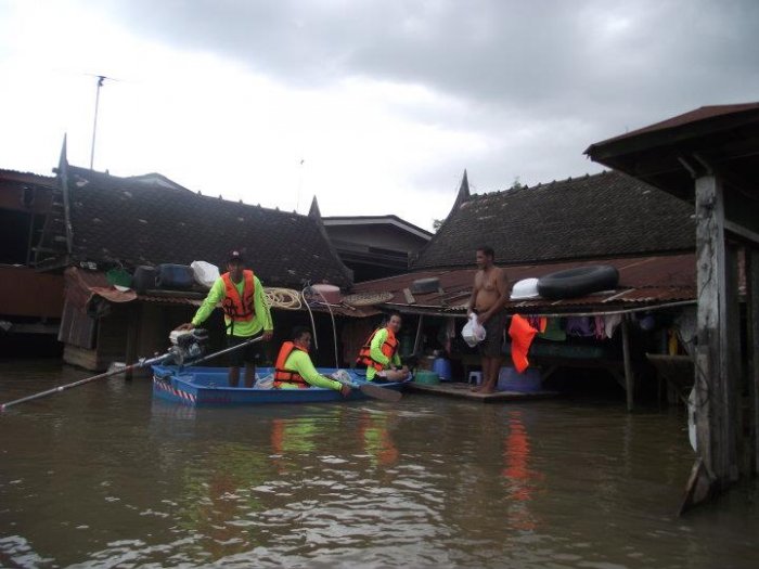 ===ไปช่วยเหลือผู้ประสบภัยน้ำท้วม อ.บางบาล จ.อยุธยามาครับ===