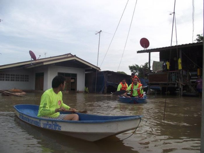 ===ไปช่วยเหลือผู้ประสบภัยน้ำท้วม อ.บางบาล จ.อยุธยามาครับ===