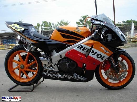 มีใครมีความรู้เรื่อง cbr 400 & nc30 มั้งครับ