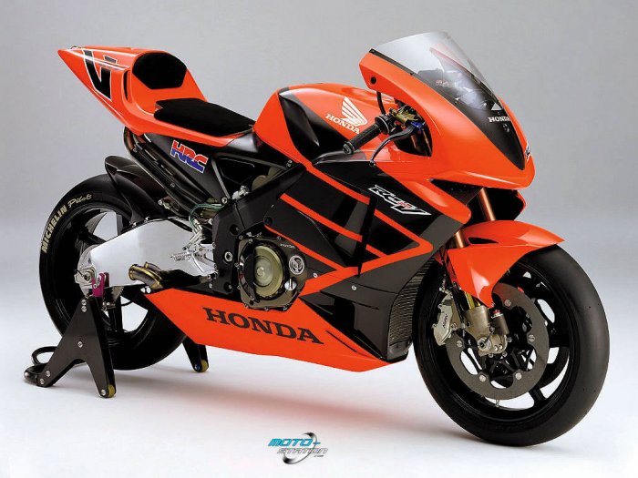 มีใครมีความรู้เรื่อง cbr 400 & nc30 มั้งครับ