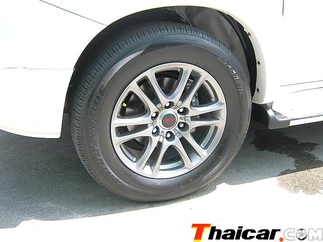 รบกวนใครทราบสีล้อ TRD บ้าง