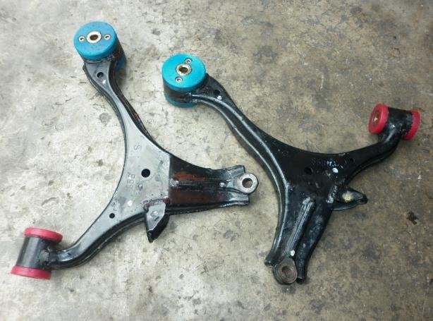 บูชปีกนกหน้ายูรีเทน  ES DC5 FD2 FD  JAZZ GE GD  Brio  มีของเลยไม่ต้องรอ