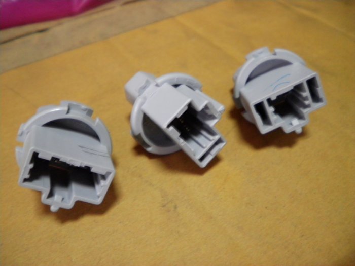 รบกวนสอบถามไม่ทราบคั่วไฟท้าย ที่ทำไฟหลัง 4 ดวงหาซื้อได้จากไหนครับ