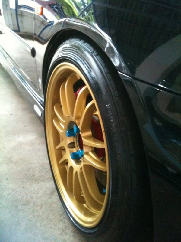 ES สีดำของเพื่อนๆๆคนไหนใส่ล้อสีทองมั่งครับขอชมหน่อยเป็นแนวทางครับ
