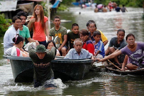ประมวลภาพน้ำท่วมไทย หลากหลายมุม ครั้งหนึ่งในชีวิต