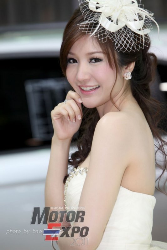 Re: ปิดท้าย Motor Expo 2011 กับน้อง Stop คับ...