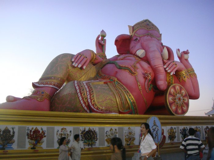 รูปองค์พระพิฆเนศวร ... ตอนไปเย็นแล้วค่ะ