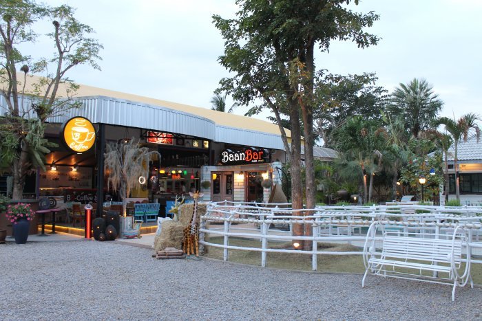 มาเเนะนำร้าน Baanbar กาแฟ ร้านอาหาร ร้านเหล้า ครบวงจร@หัวหิน