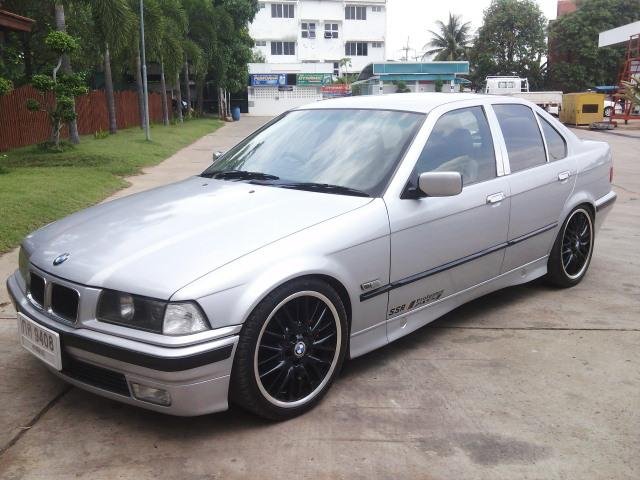 คันแรกกับBMW 325i AT ปี1994 รถบ้านเดิมๆเปลี่ยนแม็ก18"+โหลดนิดๆ+แก๊สLPGหัวฉีดเท่านั้นเอง เลิกกับแฟนก็เลยขายอยากแปลี่ยนแนวดูบ้าง