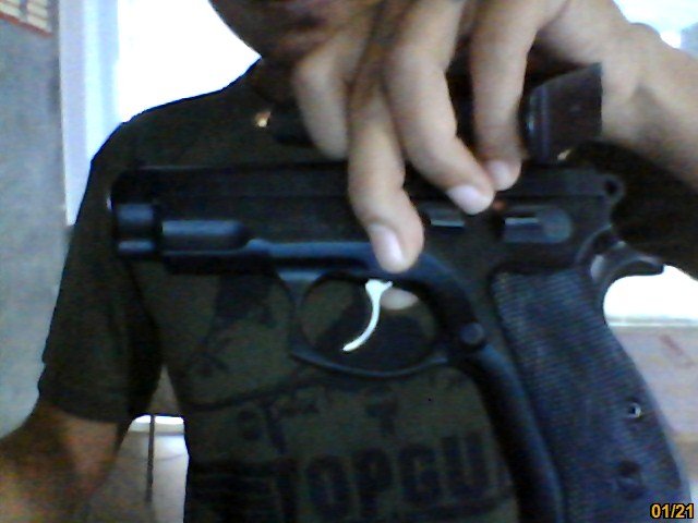 ผมใช้cz compact 9mm