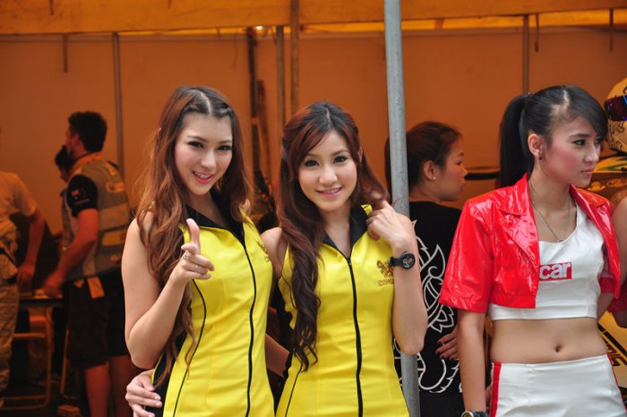 บรรยากาศงานแข่งรถบางแสนครับ
