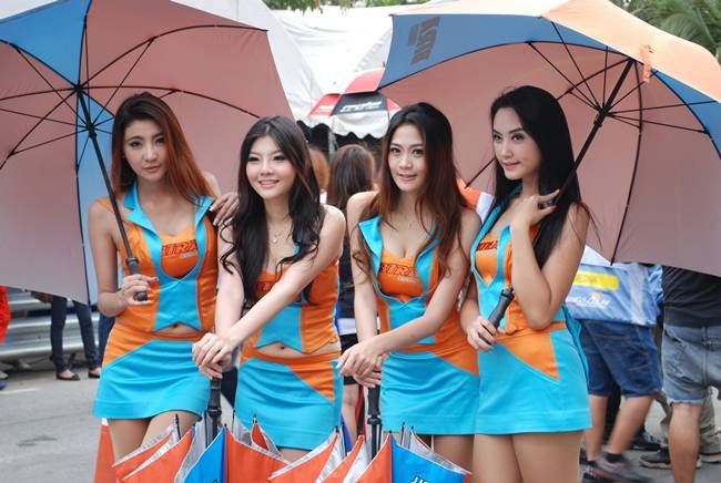 บรรยากาศงานแข่งรถบางแสนครับ