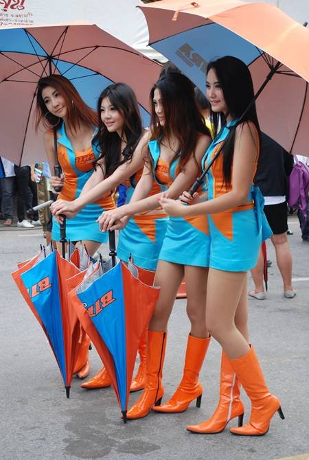 บรรยากาศงานแข่งรถบางแสนครับ