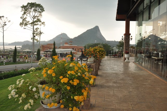 บรรยากาศไร่องุ่นเย็นๆแบบนี้สวยครับ