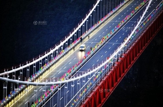 จีนเปิดสะพานแขวน ที่ยาวและสูงที่สุดในโลก !!!