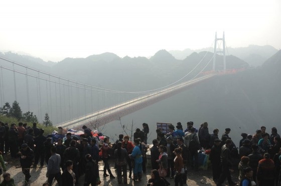 จีนเปิดสะพานแขวน ที่ยาวและสูงที่สุดในโลก !!!