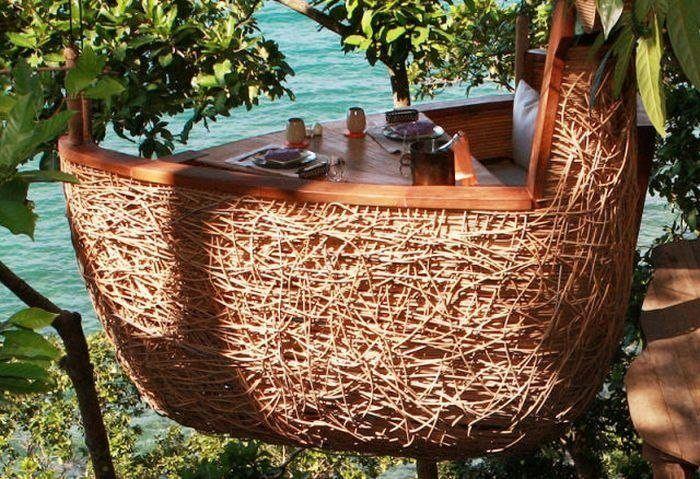 ร้านอาหารแบบทาร์ซานครับ  อยู่ในประเทศไทยนี่แหละครับ