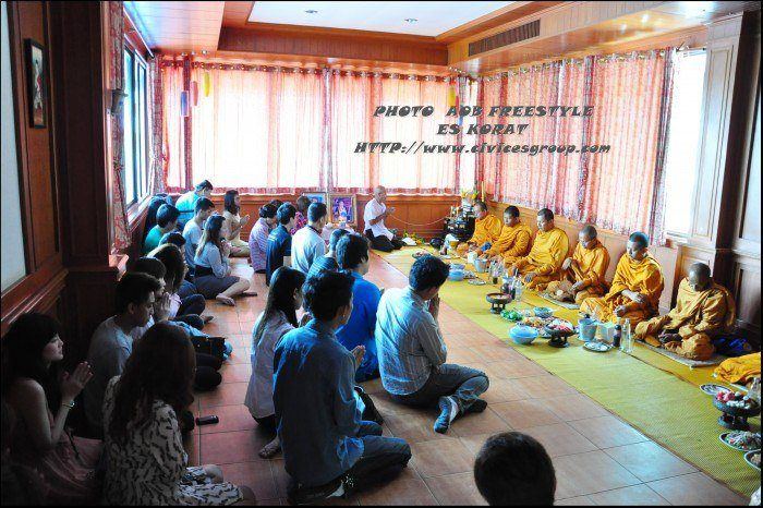 บรรยากาศการทำบุญก๊าบ
