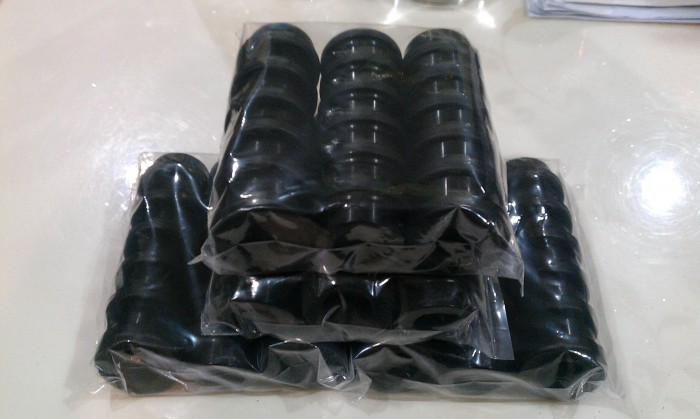 ### ชุดซ่อมเบรค DC5 / FD2 , น็อตไล่ลมเบรค DC5/FD2 ส่งตรงจาก Honda Japan  ###