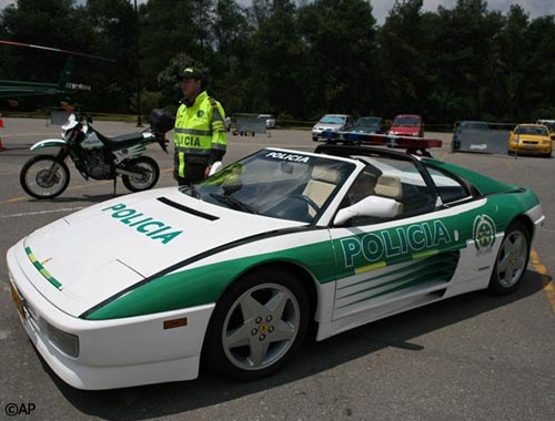 Ferrari 348 

Colombian police
