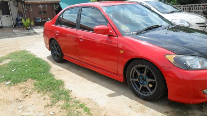 ES B16A สีแดง(มาสด้า) ขอนแก่นครับ