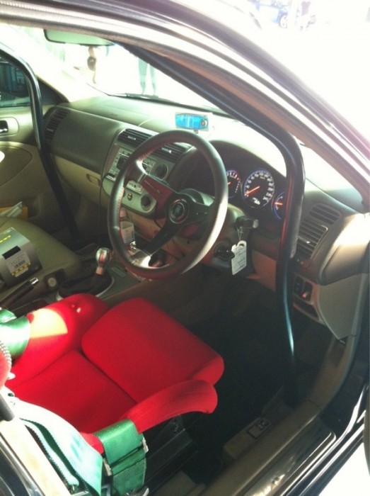 มีใครใส่พวงมาลัย Nardi บ้างครับ