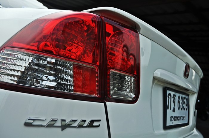 Civic ES 01 สีทอง
