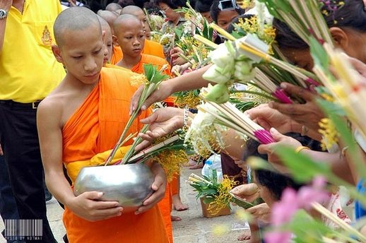 ลองมาท่องเที่ยวเทศกาลประจำปี วัดพระพุทธบาท ช่วงหยุดยาวครับ