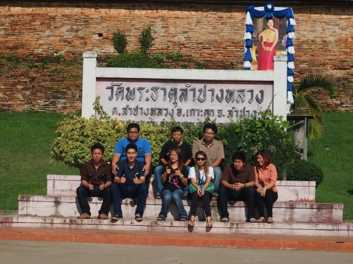วันนี้ไปทำบุญ เลี้ยงข้าวน้องหมา ที่ลำปาง ( เพิ่มรูป+คลิปสไลเดอร์ แล้ว )