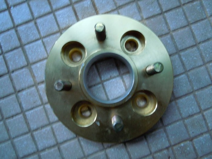 ระหว่าง Adaptor คับ สเปเซอร์ อันไหนดีกว่ากันครับ