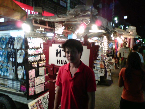 เดินถนนคนเดินที่หัวหินครับ