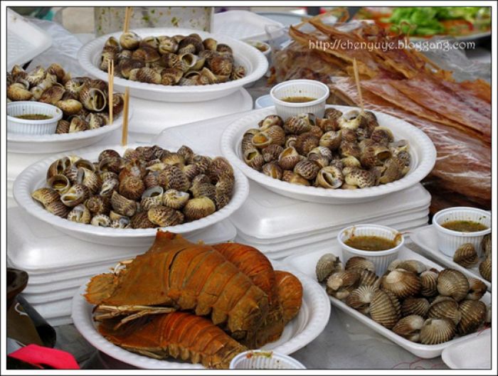 ถามพี่น้องชลบุรี หรือพี่น้องที่เคยไปตลาดประมงท่าเรือพลีครับ