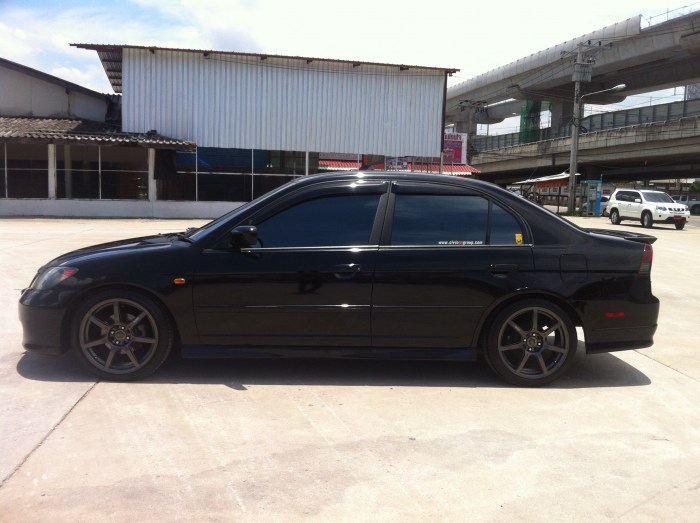 หน้าทิ่มหลังโด่ง