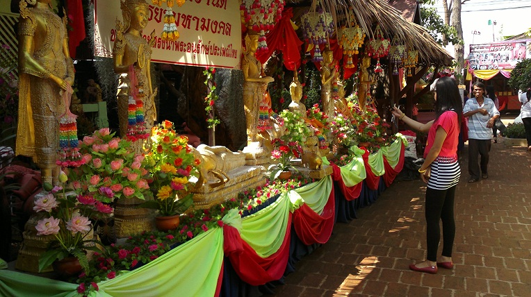 วัดท่าการ้องนะครับ