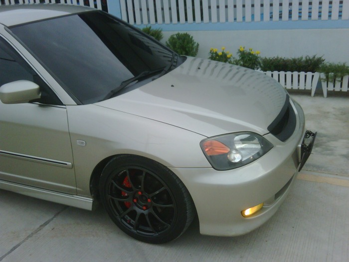 แม็ก 15" ADVAN RZ สีดำ กับ mugen rnr สีทอง มันเข้ากับ ES มั้ยครับ ขอคำแนะนำหน่อยครับ
