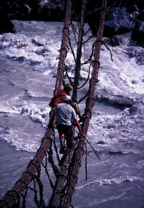 นอกเรื่องรถนีสนึง มาดูสะพานวัดใจกันครับ