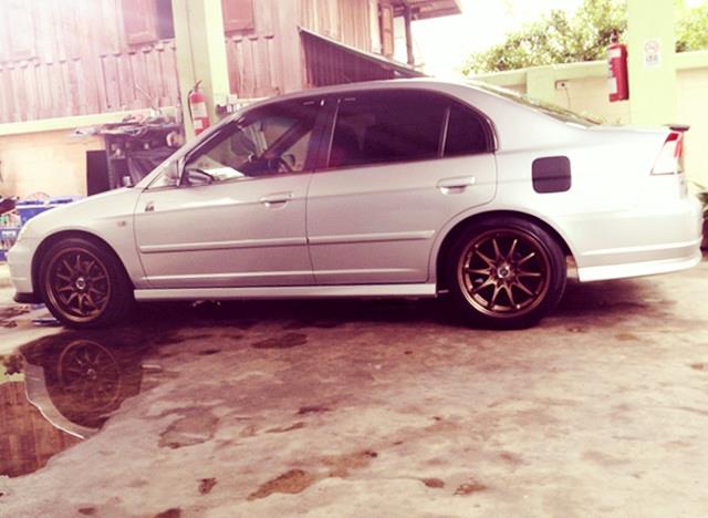 civic เรียบๆครับ