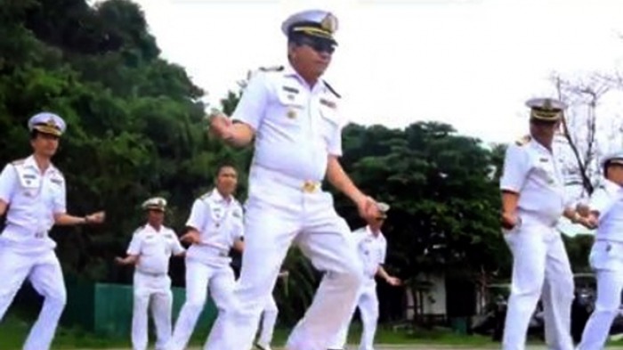 'Gangnam Style'  Thai navy // US navy
