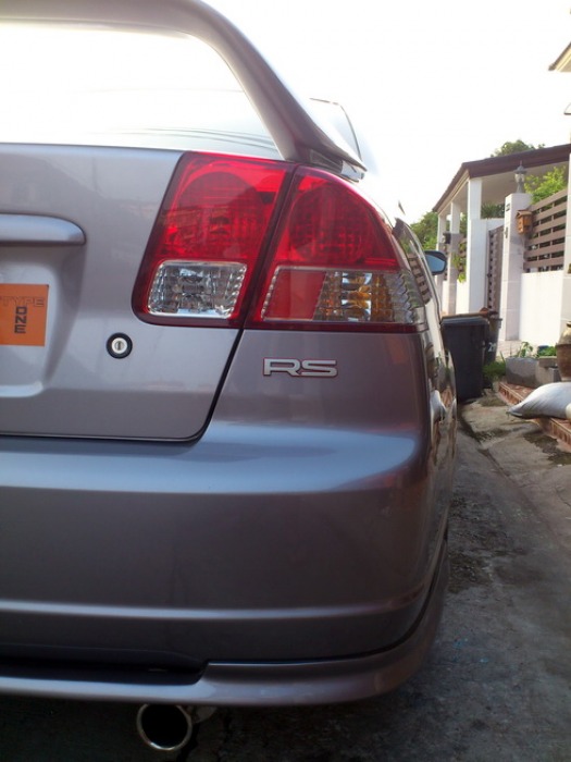 ไฟท้ายโดนัท 1.7 + RS พี่เอ้ yoosabai 
คิ้วฝาท้ายสีเดียวกับตัวรถ