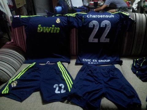 รูปเสื้อจริงทพี่เอ๋ำเส็ดละคับ