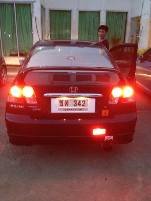 ไฟเบรค 4 ดวงครับ ................