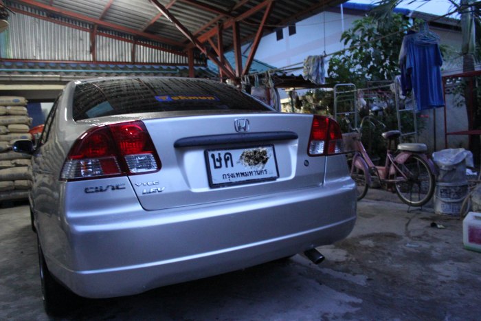 ด้านหลังครับตูดโด่งๆ   