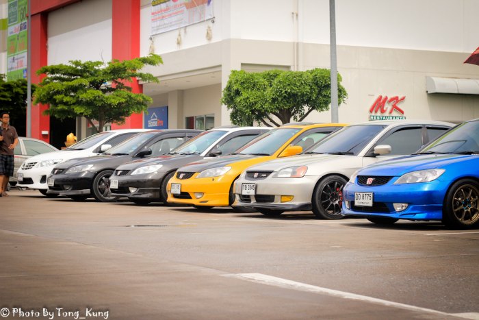 แถวรถเทพจากทีมงานครับ ของเทพครบๆๆ ขบวนนี้ หิๆๆ อยากจะนั่งซะทุกคัน