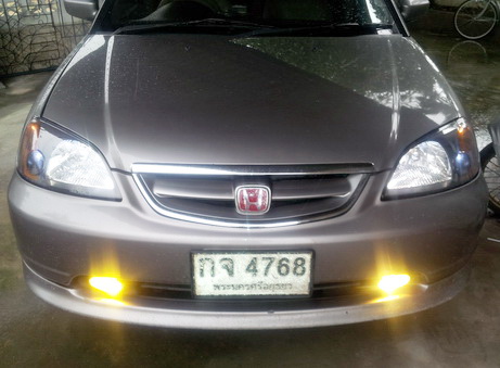 เปิดไฟพร้อมกัน (ไฟหน้ายังเป็นหลอดไฟ Halogen ครับ ยังไม่มีเวลาใส่ xenon)