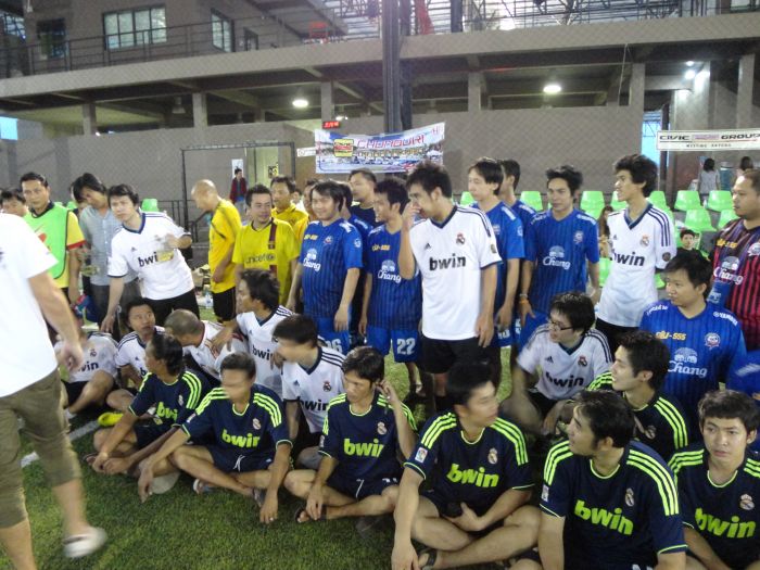 ภาพกิจกรรมดีๆๆของES Group เตะฟุลบอล@บางแสน!!พี่ๆๆขอมาจัดภาพให้คราป
