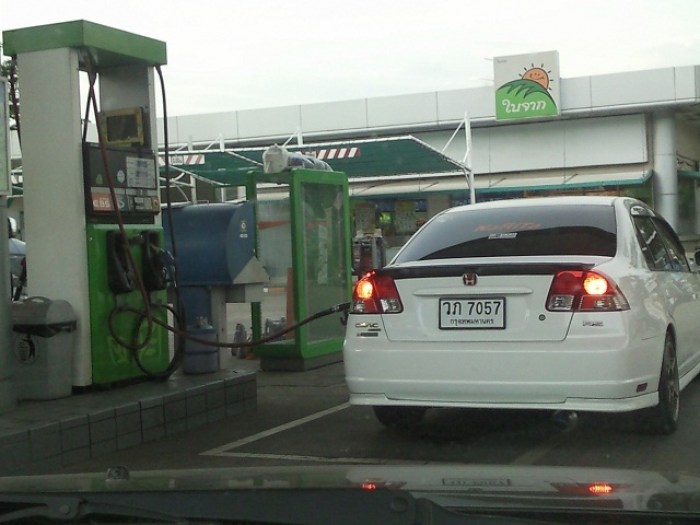 ไปเจอ ES เติม E85 