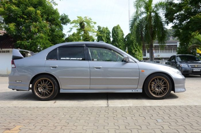 civic es นิยมใส่สเกริตข้างแท้แบบไหนบ้างครับ