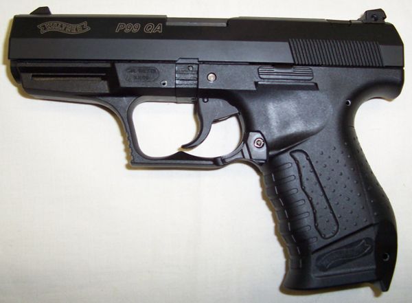 
อันดับ 9 Walther P99 (เยอรมัน) 
น้ำหนัก: 0.63 กก. กระสุนที่ใช้: 9x19 MM., .40S&W และ 9x21 MM. บรรจุกระสุนใส่แมกกาซีนได้: 12-16 นัด 
