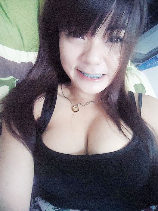 น้องฝ้ายฟรอมเอฟบี