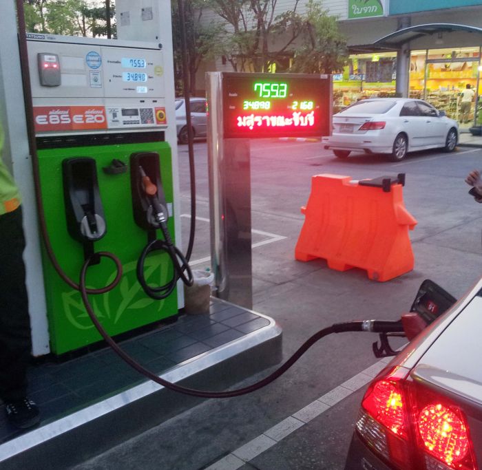 ผมเติม E85 เพียวๆเลยครับ